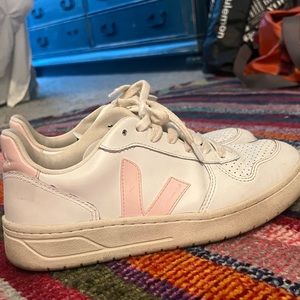 Veja sneakers size 37
